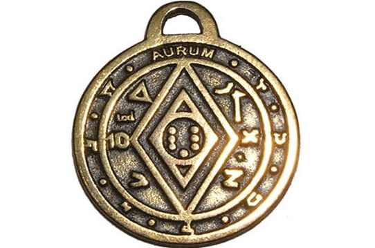 Amuleto di monete per fortuna e ricchezza